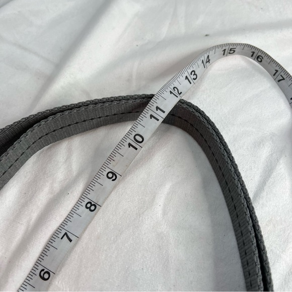 SAKROOTS Women's Basic Crossbody Bag - Picture 13 of 13